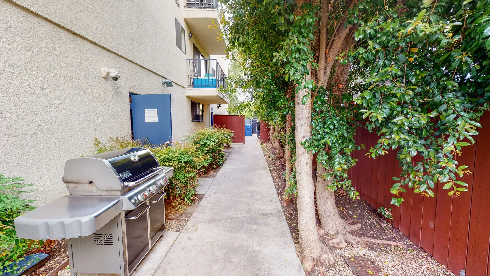 Kester Apartments Sherman Oaks exterior