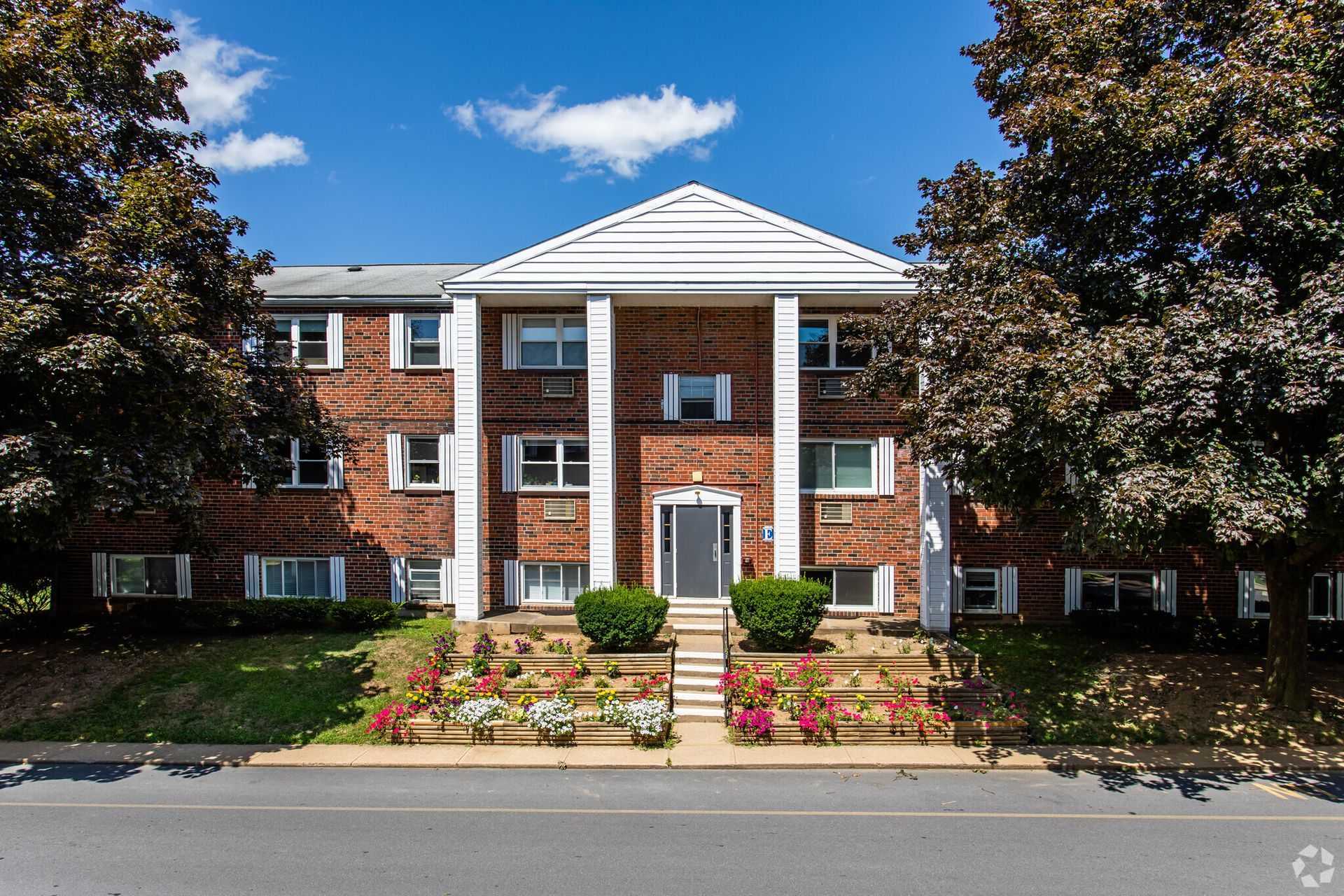 Lions Gate Apartments exterior