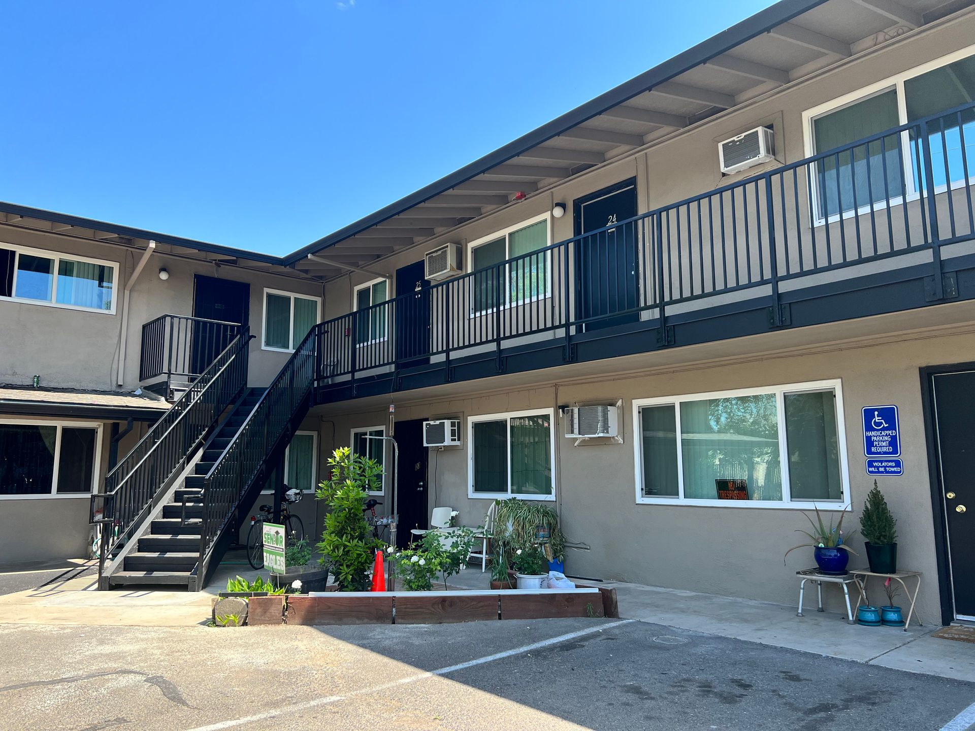 Arden Villa Apartments Exterior
