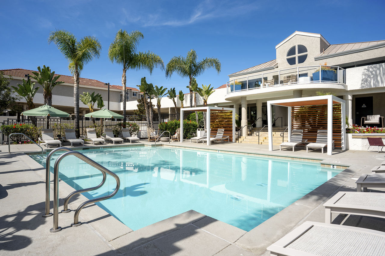Axiom La Jolla Exterior