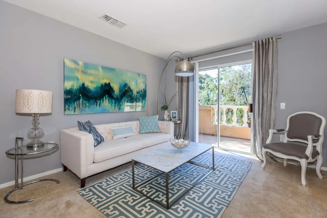 La Jolla Nobel Amenities