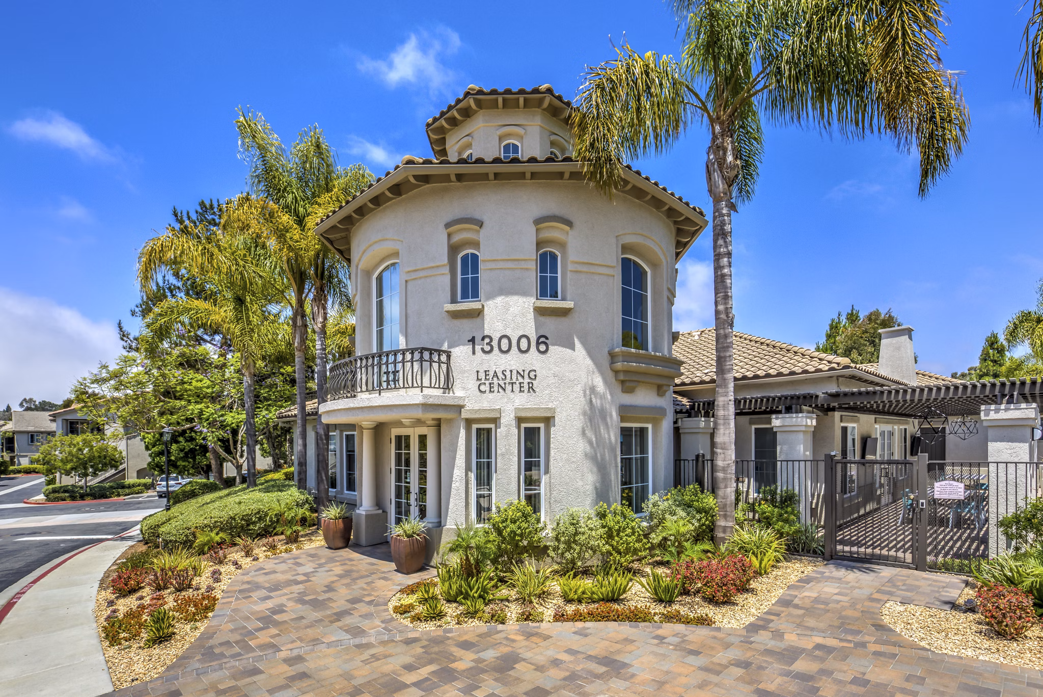 Signature Point Exterior